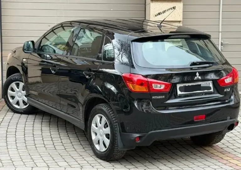 Продам mitsubishi asx рестайлинг, 2015 года выпуска, объём двигателя 1.6, коробка передач механика (самая надёжная связка в линейке!), пробег 157.000 родной!

Авто без дтп!, в родном окрасе✅, 2 хозяина за всё время эксплуатации, надёжный японский красовер, комфортабельный и вместительный

Автомобиль в идеальном состоянии, без каких либо нюансов, как внешне так и технически!, обслужен на данный момент весь от а до я, за машиной всегда ухаживали и обслуживали своевременно, имеется все сервисные книжки, два комплекта ключей, установлена сигнализация starline.

Комплектация: бортовой компьютер, кондиционер, датчик света и дождя, подогрев сидений, складывание зеркал, эл. Регулировка зеркал, подогрев стёкол, 4 слекподъемника, abs esp, мультимедиа с хорошим звуком, имеется все для комфортного вождения.

По документам любой вид оформления.

Цена 1.080.000
+79495644736
+79496935850 - фотография - 3