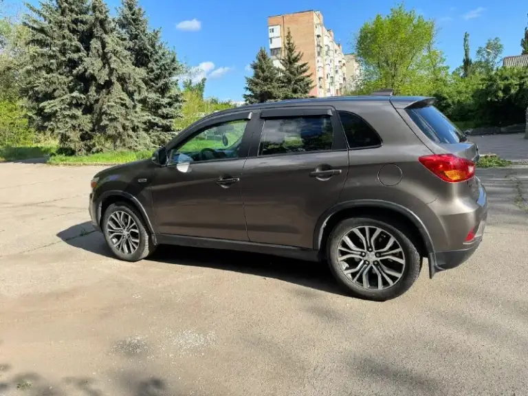 Продам семейный авто 2018 года mitsuвishi outlander sроrт (аsx) 2.0 объём двигателя (надёжный атмосферник), бензин, вариатор (обслужен), передний привод.
Пробег 61000 миль (98000км)
Владею с 2022 года, пригонял для себя из сша
Машина по технике полностью в исправном состоянии, вся обслужена.
По кузову есть сколы и царапки.
Кондиционер
Электро-регулировка и обогрев зеркал
4 Электростеклоподъемника
Круиз контроль
Магнитола с bluetooth aux
Штатная громкая связь
Камера заднего вида
Мультируль и т. Д.
Цена 1.8🍋 торг у капота
+79493684174
📞 Звоните: +7(949)3684174 - фотография - 2