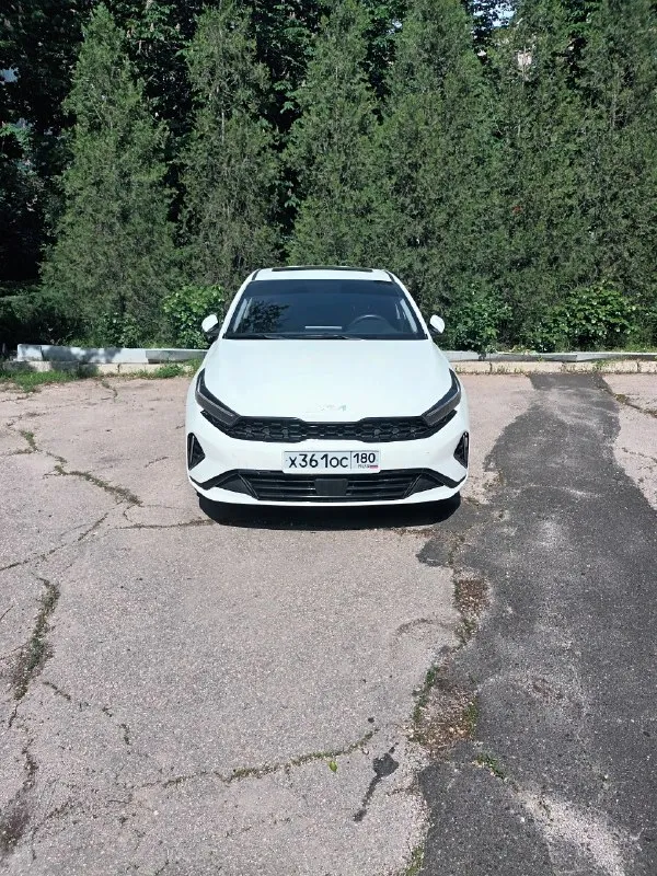 Продам киа к3 2024 года, авто почти новый, 10000 км. Пробег. Есть все необходимое для комфортной езды. Детали по тел. +79494952173, цена 2мил. Руб. - фотография - 1