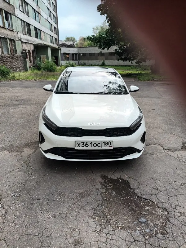 Продам киа к3 2024 года, авто почти новый, 10000 км. Пробег. Есть все необходимое для комфортной езды. Детали по тел. +79494952173, цена 2мил. Руб. - фотография - 10