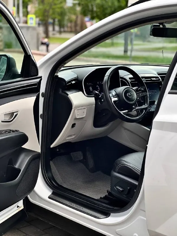✅Продам hyundai tucson |v
✅Год:2021
✅Пробег:106.000км
✅Мотор:2л
✅Коробка:автомат
✅Топлива:бензин/газ
✅Цена:2.720.000₽💷
✅Номер: +79495011956 или +79491003435 на обоих номерах есть телеграмм и макс!
Автор без преувеличения в идеальном состоянии, полностью соответствует фото! Кузов весь в родном окрасе, передняя часть автомобиля вся обтянута брони пленкой, всё остекления заводское лобовое в том числе, техническая часть на 5+ коробка и мотор в идеальном состоянии, дополнительно установлен газ последнего поколения уже вписан в документы, комплектация максимальная:кожаный салон, парктроники, подогревы и вентиляция сидений, камера заднего вида, полный электра пакет сидений, электра багажник, без ключевой доступ, кнопка старт стоп, авто запуск с ключа, электра ручника, круиз контроль, билед оптика, мульти руль, адаптация фар, авто холд, помощь при спуске и подъеме, большой сенсорный монитор с car play, aux, bt, артериальное остекления, и многое другое всего не напишешь, два комплекта ключей! Больше информации по телефону! - фотография - 7