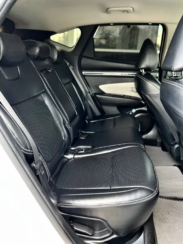 ✅Продам hyundai tucson |v
✅Год:2021
✅Пробег:106.000км
✅Мотор:2л
✅Коробка:автомат
✅Топлива:бензин/газ
✅Цена:2.720.000₽💷
✅Номер: +79495011956 или +79491003435 на обоих номерах есть телеграмм и макс!
Автор без преувеличения в идеальном состоянии, полностью соответствует фото! Кузов весь в родном окрасе, передняя часть автомобиля вся обтянута брони пленкой, всё остекления заводское лобовое в том числе, техническая часть на 5+ коробка и мотор в идеальном состоянии, дополнительно установлен газ последнего поколения уже вписан в документы, комплектация максимальная:кожаный салон, парктроники, подогревы и вентиляция сидений, камера заднего вида, полный электра пакет сидений, электра багажник, без ключевой доступ, кнопка старт стоп, авто запуск с ключа, электра ручника, круиз контроль, билед оптика, мульти руль, адаптация фар, авто холд, помощь при спуске и подъеме, большой сенсорный монитор с car play, aux, bt, артериальное остекления, и многое другое всего не напишешь, два комплекта ключей! Больше информации по телефону! - фотография - 8