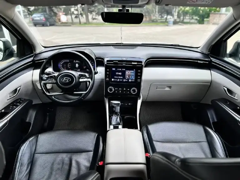 ✅Продам hyundai tucson |v
✅Год:2021
✅Пробег:106.000км
✅Мотор:2л
✅Коробка:автомат
✅Топлива:бензин/газ
✅Цена:2.720.000₽💷
✅Номер: +79495011956 или +79491003435 на обоих номерах есть телеграмм и макс!
Автор без преувеличения в идеальном состоянии, полностью соответствует фото! Кузов весь в родном окрасе, передняя часть автомобиля вся обтянута брони пленкой, всё остекления заводское лобовое в том числе, техническая часть на 5+ коробка и мотор в идеальном состоянии, дополнительно установлен газ последнего поколения уже вписан в документы, комплектация максимальная:кожаный салон, парктроники, подогревы и вентиляция сидений, камера заднего вида, полный электра пакет сидений, электра багажник, без ключевой доступ, кнопка старт стоп, авто запуск с ключа, электра ручника, круиз контроль, билед оптика, мульти руль, адаптация фар, авто холд, помощь при спуске и подъеме, большой сенсорный монитор с car play, aux, bt, артериальное остекления, и многое другое всего не напишешь, два комплекта ключей! Больше информации по телефону! - фотография - 9