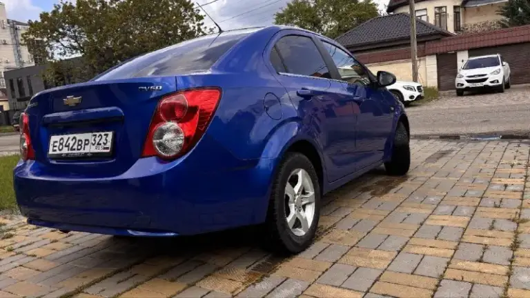 Chevrolet aveo t 300, пробег 196к ( оригинал ), коробка автомат. Покупался как первый авто в семье в июне 2025 года с пробегом 185т. Сразу после покупки сделал полное то, поменял передние тормозные, колодки, обслужил суппорта, грм менялся на 170т, есть заказ наряд, масло в коробке также менялось на 170, одновременно с грм. Заменил все фильтра и масло в двигателе, масло в гур. Куплен новый аккумулятор, обслужен кондиционер- морозит отлично, перебран генератор, ходовая в отличном состоянии, автомат работает идеально.
Отличная комплектация, 3 владельца!
Резина свежая, зима/лето в комплекте
Автомобиль в отличном состоянии, вложений не требуется
Продажа в связи с покупкой нового авто, не горит, с продажей не торопимся. Птс оригинал, вписан, 2 ключа
Торг у капота.
+79496648195
655.000
Всем добра.

📞 Звоните: +7(949)6648195 - фотография - 3