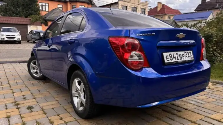 Chevrolet aveo t 300, пробег 196к ( оригинал ), коробка автомат. Покупался как первый авто в семье в июне 2025 года с пробегом 185т. Сразу после покупки сделал полное то, поменял передние тормозные, колодки, обслужил суппорта, грм менялся на 170т, есть заказ наряд, масло в коробке также менялось на 170, одновременно с грм. Заменил все фильтра и масло в двигателе, масло в гур. Куплен новый аккумулятор, обслужен кондиционер- морозит отлично, перебран генератор, ходовая в отличном состоянии, автомат работает идеально.
Отличная комплектация, 3 владельца!
Резина свежая, зима/лето в комплекте
Автомобиль в отличном состоянии, вложений не требуется
Продажа в связи с покупкой нового авто, не горит, с продажей не торопимся. Птс оригинал, вписан, 2 ключа
Торг у капота.
+79496648195
655.000
Всем добра.

📞 Звоните: +7(949)6648195 - фотография - 4