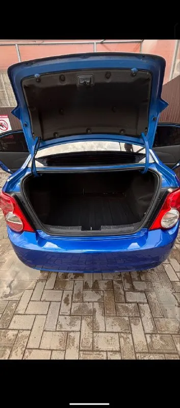 Chevrolet aveo t 300, пробег 196к ( оригинал ), коробка автомат. Покупался как первый авто в семье в июне 2025 года с пробегом 185т. Сразу после покупки сделал полное то, поменял передние тормозные, колодки, обслужил суппорта, грм менялся на 170т, есть заказ наряд, масло в коробке также менялось на 170, одновременно с грм. Заменил все фильтра и масло в двигателе, масло в гур. Куплен новый аккумулятор, обслужен кондиционер- морозит отлично, перебран генератор, ходовая в отличном состоянии, автомат работает идеально.
Отличная комплектация, 3 владельца!
Резина свежая, зима/лето в комплекте
Автомобиль в отличном состоянии, вложений не требуется
Продажа в связи с покупкой нового авто, не горит, с продажей не торопимся. Птс оригинал, вписан, 2 ключа
Торг у капота.
+79496648195
655.000
Всем добра.

📞 Звоните: +7(949)6648195 - фотография - 6
