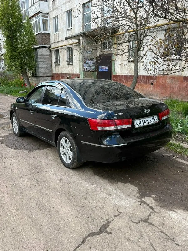 Продам hyundai sonata 2009 двигатель 2.0/акпп газ/бензин(газ вписан) автомобиль в одних руках с салона я владелец по птс и стс двигатель работает тихо и ровно, без нареканий. Масло от замены до замены. Пробег 227тыс оригинальный. Замена масла каждые 5тыс км. Акпп работает четко, листает как положено машина полностью обслужена и готова к любым поездкам. Заводской окрас все стекла и фары заводские. За последнее время было заменено: -помпа -тормозные диски и колодки(перед и зад полностью обслужено) -радиатор -цепь -ремень и ролики -стартер запчасти ставил все в оригинале, можно смотреть на машину денег не жалел летняя резина yokohama 1 сезон отъездил зиму отдаю в придачу шипованные viatti ходовка вся целая, ничего не стучит и не гремит масло в акпп менялось 12тыс назад. Климат - контроль работает отлично есть подогрев лобового и боковых зеркал. Цену вижу в 980тыс торг у капота писать в личку или звонить до 19:00 +79494116292 г. Горловка телеграмм +79495932298
📞 Звоните: +7(949)4116292 - фотография - 1