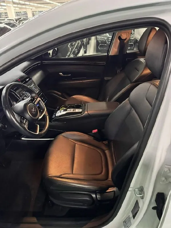 Автор: hyundai туссан декабрь 2021 г пригнан из кореи в феврале 2025г 1.6 турбо 205 л/с. Автоматическая коробка (робот). Пробег 71000 км. Машина в отличном тех состоянии. Все удобные ассистенты подогревы, обдувы сидений и т. Д присутствуют. Вторая резина в комплекте. Остальная детальная инфо по телефону +79493244625. Цена 3.5 🍋 г. Донецк. . !!!наш телеграм канал [ бесплатное размещение за репост!!! Правила сообщества [ мы в мах [
📞 Звоните: +7(949)3244625 - фотография - 6