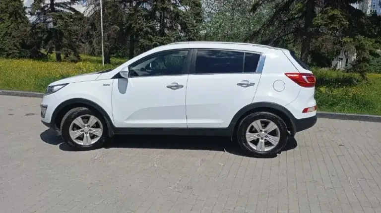 Продам свою kia sportage 3 2011 год двигатель 2.0 бензин коробка автомат родной пробег 154 000 км птс оригинал - я второй владелец автомобиль в отличном состоянии! Мотор, коробка, ходовая, кузов, без каких либо нареканий. Любые проверки за ваш счет. Хорошая комплектация: - бортовой компьютер, мультируль, двухзонный климат-контроль, круиз-контроль, регулировка руля, парктроники задние, подогревы всех сидений, обогрев лобового и заднего стекла, эл. Привод зеркал, эл. Стеклоподъемники, cd-плеер, поддержка mp3, usb, aux, ipod-кабель, коммуникационная система bluetooth, антиблокировочная система (abs), система курсовой устойчивости (esp), система помощи при спуске и т. Д. Новая летняя резина. Комплект зимней и всесезонной так же отдам. Два ключа, два комплекта ковриков в салон. Цена: 1.390.000 руб. Осмотр донецк, макеевка (по договоренности) +79493714963
📞 Звоните: +7(949)3714963 - фотография - 1