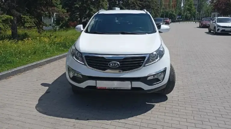 Продам свою kia sportage 3 2011 год двигатель 2.0 бензин коробка автомат родной пробег 154 000 км птс оригинал - я второй владелец автомобиль в отличном состоянии! Мотор, коробка, ходовая, кузов, без каких либо нареканий. Любые проверки за ваш счет. Хорошая комплектация: - бортовой компьютер, мультируль, двухзонный климат-контроль, круиз-контроль, регулировка руля, парктроники задние, подогревы всех сидений, обогрев лобового и заднего стекла, эл. Привод зеркал, эл. Стеклоподъемники, cd-плеер, поддержка mp3, usb, aux, ipod-кабель, коммуникационная система bluetooth, антиблокировочная система (abs), система курсовой устойчивости (esp), система помощи при спуске и т. Д. Новая летняя резина. Комплект зимней и всесезонной так же отдам. Два ключа, два комплекта ковриков в салон. Цена: 1.390.000 руб. Осмотр донецк, макеевка (по договоренности) +79493714963
📞 Звоните: +7(949)3714963 - фотография - 4
