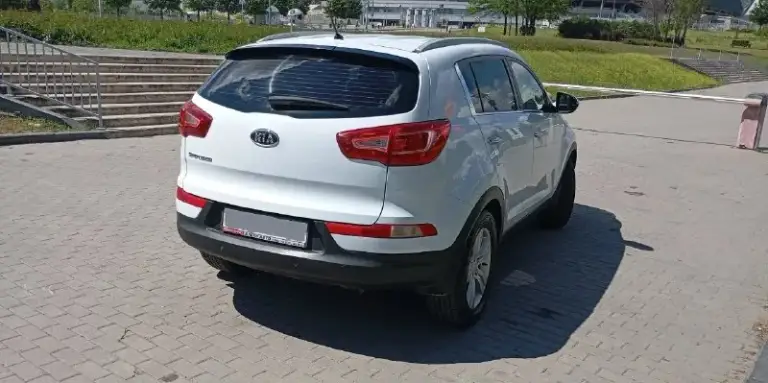 Продам свою kia sportage 3 2011 год двигатель 2.0 бензин коробка автомат родной пробег 154 000 км птс оригинал - я второй владелец автомобиль в отличном состоянии! Мотор, коробка, ходовая, кузов, без каких либо нареканий. Любые проверки за ваш счет. Хорошая комплектация: - бортовой компьютер, мультируль, двухзонный климат-контроль, круиз-контроль, регулировка руля, парктроники задние, подогревы всех сидений, обогрев лобового и заднего стекла, эл. Привод зеркал, эл. Стеклоподъемники, cd-плеер, поддержка mp3, usb, aux, ipod-кабель, коммуникационная система bluetooth, антиблокировочная система (abs), система курсовой устойчивости (esp), система помощи при спуске и т. Д. Новая летняя резина. Комплект зимней и всесезонной так же отдам. Два ключа, два комплекта ковриков в салон. Цена: 1.390.000 руб. Осмотр донецк, макеевка (по договоренности) +79493714963
📞 Звоните: +7(949)3714963 - фотография - 6