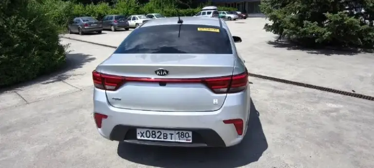 💸Продам свой личный автомобиль kia рио 2019 года выпуска в специальной серии «лига европы» — это комплектация, посвящённая лиге европы uefa, с расширенным набором опций и тематическим дизайном. Не такси, без дтп. Двигатель 1.6,кпп механика. В родном окрасе без дтп. Авто полностью обслужена:тормозные диски, колодки, масла фильтра, свечи и катушки было сделано. Комплектация: система с 7-дюймовым дисплеем, поддержкой android auto и apple carplay, камерой заднего вида, модулем bluetooth. Подогрев сидений, зеркал, руля. Полный электропакет. Климат контроль. Задние дисковые тормоза вместо барабанных, датчики света, антиблокировочная система тормозов (abs), интегрированная система активного управления (vsm), система помощи при трогании на подъёме (hac), система предупреждения об экстренном торможении (ess), система экстренной связи «эра-глонасс». Два комплекта резины. Цена 1.150тыс рублей торг уместен, осмотр г. Макеевка тел +79490370823
📞 Звоните: +7(949)0370823 - фотография - 1