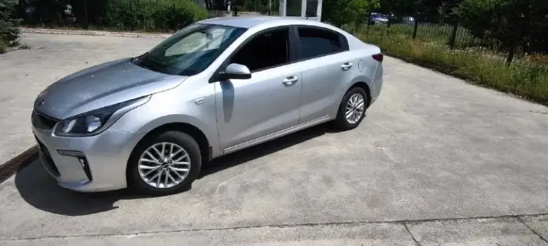 💸Продам свой личный автомобиль kia рио 2019 года выпуска в специальной серии «лига европы» — это комплектация, посвящённая лиге европы uefa, с расширенным набором опций и тематическим дизайном. Не такси, без дтп. Двигатель 1.6,кпп механика. В родном окрасе без дтп. Авто полностью обслужена:тормозные диски, колодки, масла фильтра, свечи и катушки было сделано. Комплектация: система с 7-дюймовым дисплеем, поддержкой android auto и apple carplay, камерой заднего вида, модулем bluetooth. Подогрев сидений, зеркал, руля. Полный электропакет. Климат контроль. Задние дисковые тормоза вместо барабанных, датчики света, антиблокировочная система тормозов (abs), интегрированная система активного управления (vsm), система помощи при трогании на подъёме (hac), система предупреждения об экстренном торможении (ess), система экстренной связи «эра-глонасс». Два комплекта резины. Цена 1.150тыс рублей торг уместен, осмотр г. Макеевка тел +79490370823
📞 Звоните: +7(949)0370823 - фотография - 3