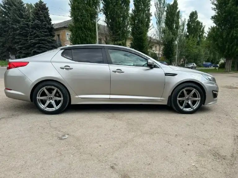 Продам kia оптима 2012 года в хорошем состоянии, пробег 178т родной, мотор dohc 2.4 190лс масло не ест 100%, увеличеный поддон, коробка 6-ступенчатый классический автомат, техосмотр пройден, стёкла все родные, два ключа, резина лето новая куплена неделю назад, по комплектации: клима(рабочий)четыре стеклоподъемника, складывание зеркал, без ключевой доступ, камера заднего вида, задний парктроник, линзы ближний дальний туманки, поворотный свет, память сидений, подогрев передних и задних сидений, салон кожа в отличном состоянии, подогрев руля, музыка заводской сабвуфер, датчик света дождя, абс есп, круиз, регистратор перед зад, авто без вложений, оформлена на меня, горловка, цена 1🍋220тр +79493087700
📞 Звоните: +7(949)3087700 - фотография - 2