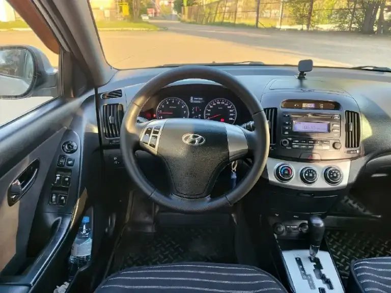 Продам авто hyundai elantra 2011г почти вся в родном окрасе стекла все родные, автотека зелёная 🌿
Объём 1.6 (акпп) эл зеркала с подогревом, бортовой компьютер, мульти руль, кондиционер, четыре стеклоподъёмники, подогрев сидений, aux usb, сигнализация с автозапуском, диски
Цена 630 т. ₽ +7 949 406-30-08 - фотография - 7