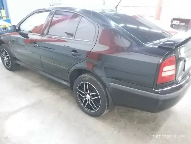 Skoda octavia 2008 г. Двигатель: 1.6 (bfq, 102 л. С) 3 владельца без дтп, автотека зелёная, могу предоставить при необходимости пробег: 164 800 (родной, подтверждается автотекой) комплектация wts, спортивный обвес, трехспицевый кожанный руль, чёрный потолок, передние сидения с развитой боковой поддержкой, abs, кондиционер работает), электро регулировка и обогрев зеркал, передние электрические стеклоподьемники, заводской центральный замок. Все функции в машине работают юридически всё в порядке цена: 570.000 рублей, торг при осмотре г. Донецк продажа с переоформлением в мрэо. Остальные вопросы по телефону денис +79493230454
📞 Звоните: +7(949)3230454 - фотография - 6