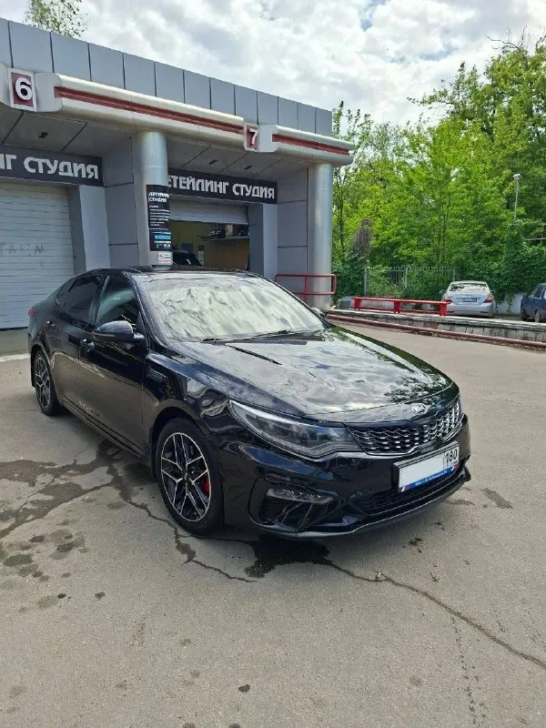 Продам автомобиль kia optima 2019 года.
Машина официальная, не пригон.
Комплектация: gt line.
Кожаный салон, электропакет передних сидений, подсветка по контуру, обогрев всех сидений, руля, боковых зеркал, обдув передних сидений, двухзонный климат-контроль, премиум музыка harman/kardon, датчики слепых зон, давления, дождя и света, auto hold, start/stop, бесключевой доступ, автозатемняющееся стекло заднего вида, панорамная крыша, мультимедиа (android auto, apple carplay), камера 360°, автопарковка, круиз-контроль, адаптивная led-оптика.
Заводской обвес gt. Диски r18.
2.4, Автомат. 157 000 км родного пробега.
Цена: 1 600 000 ₽.
Тел: +7 (949) 978-61-00
📲 Tg: @ziko_lini
📞 Звоните: +7(949)9786100 - фотография - 2
