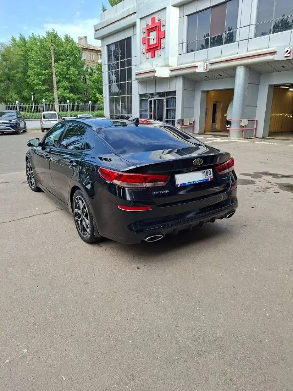 Продам автомобиль kia optima 2019 года.
Машина официальная, не пригон.
Комплектация: gt line.
Кожаный салон, электропакет передних сидений, подсветка по контуру, обогрев всех сидений, руля, боковых зеркал, обдув передних сидений, двухзонный климат-контроль, премиум музыка harman/kardon, датчики слепых зон, давления, дождя и света, auto hold, start/stop, бесключевой доступ, автозатемняющееся стекло заднего вида, панорамная крыша, мультимедиа (android auto, apple carplay), камера 360°, автопарковка, круиз-контроль, адаптивная led-оптика.
Заводской обвес gt. Диски r18.
2.4, Автомат. 157 000 км родного пробега.
Цена: 1 600 000 ₽.
Тел: +7 (949) 978-61-00
📲 Tg: @ziko_lini
📞 Звоните: +7(949)9786100 - фотография - 5