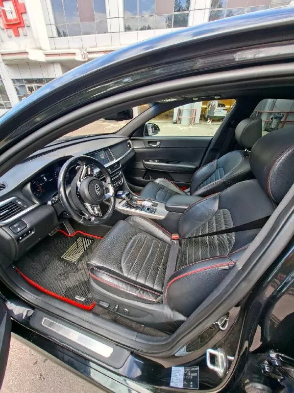 Продам автомобиль kia optima 2019 года.
Машина официальная, не пригон.
Комплектация: gt line.
Кожаный салон, электропакет передних сидений, подсветка по контуру, обогрев всех сидений, руля, боковых зеркал, обдув передних сидений, двухзонный климат-контроль, премиум музыка harman/kardon, датчики слепых зон, давления, дождя и света, auto hold, start/stop, бесключевой доступ, автозатемняющееся стекло заднего вида, панорамная крыша, мультимедиа (android auto, apple carplay), камера 360°, автопарковка, круиз-контроль, адаптивная led-оптика.
Заводской обвес gt. Диски r18.
2.4, Автомат. 157 000 км родного пробега.
Цена: 1 600 000 ₽.
Тел: +7 (949) 978-61-00
📲 Tg: @ziko_lini
📞 Звоните: +7(949)9786100 - фотография - 7