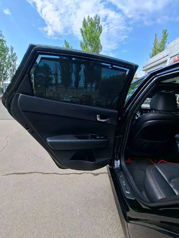 Продам автомобиль kia optima 2019 года.
Машина официальная, не пригон.
Комплектация: gt line.
Кожаный салон, электропакет передних сидений, подсветка по контуру, обогрев всех сидений, руля, боковых зеркал, обдув передних сидений, двухзонный климат-контроль, премиум музыка harman/kardon, датчики слепых зон, давления, дождя и света, auto hold, start/stop, бесключевой доступ, автозатемняющееся стекло заднего вида, панорамная крыша, мультимедиа (android auto, apple carplay), камера 360°, автопарковка, круиз-контроль, адаптивная led-оптика.
Заводской обвес gt. Диски r18.
2.4, Автомат. 157 000 км родного пробега.
Цена: 1 600 000 ₽.
Тел: +7 (949) 978-61-00
📲 Tg: @ziko_lini
📞 Звоните: +7(949)9786100 - фотография - 9