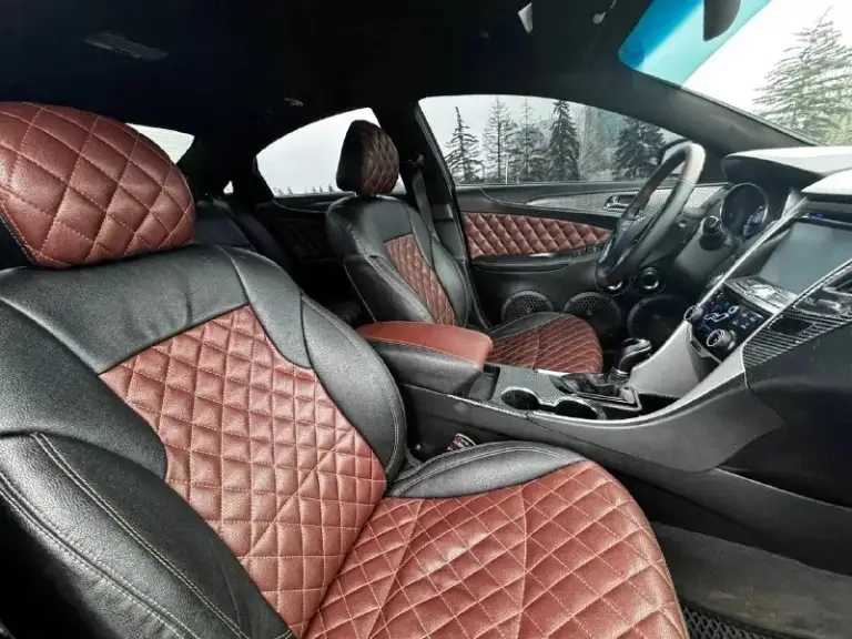 В продаже hyundai sonata 2011 года выпуска.

Автомобиль весь в родном окрасе! Морда в бронепленке. Много доработок по машине!

Мотор 2.0 турбо, новый на гарантии обкатку прошел работает отлично, не-очень троит и не дымит. Едет очень бодро! Коробка автомат, сделана капитала переключает без проблем, без пинков и рывков. Установлена хорошая музыка с сабом. 3 пары 20-х динамиков. Играет очень хорошо. Также установлены оригинальные r19 диски vossen перешитый салон в кожу. Крыша в чёрный замш.

Осмотр центр донецка

🔥Цена 980 ₽, возможен торг у автомобиля ! 🔥

☎️ +7 (949)0493582 +79896372576Макс - фотография - 7