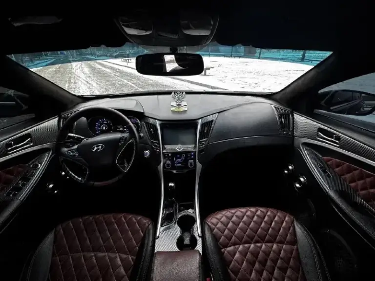 В продаже hyundai sonata 2011 года выпуска.

Автомобиль весь в родном окрасе! Морда в бронепленке. Много доработок по машине!

Мотор 2.0 турбо, новый на гарантии обкатку прошел работает отлично, не-очень троит и не дымит. Едет очень бодро! Коробка автомат, сделана капитала переключает без проблем, без пинков и рывков. Установлена хорошая музыка с сабом. 3 пары 20-х динамиков. Играет очень хорошо. Также установлены оригинальные r19 диски vossen перешитый салон в кожу. Крыша в чёрный замш.

Осмотр центр донецка

🔥Цена 980 ₽, возможен торг у автомобиля ! 🔥

☎️ +7 (949)0493582 +79896372576Макс - фотография - 8