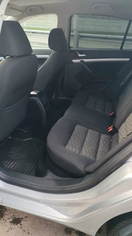 На продаже skoda октавия обьем двигателя 1.8 турбо. Автомобиль 2011 года, двигатель работает без каких либо нареканий и шумов. Коробка передач - механика 6 ступенчатая. Кузов и дно в хорошем состоянии, по юр. Док. Все чисто. Климат двухзонный. Остальные вопросы по номеру тел: +79494168841 макеевка. Цена 855 тысяч.
📞 Звоните: +7(949)4168841 - фотография - 6