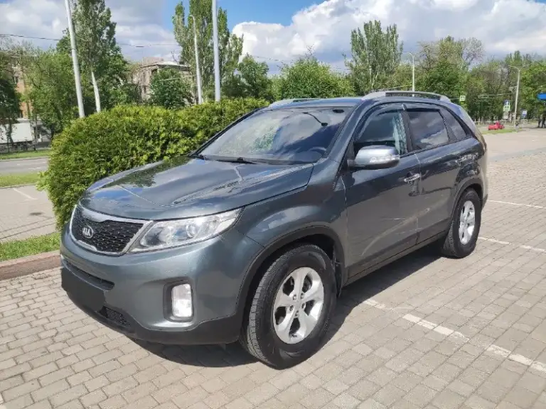Kia sorento
Киа соренто рестайлинг
Цена - 1.470.000₽
Двигатель - 2.4 бензин
Акпп - автомат aisin
Пробег - 159.000км
Год выпуска - 2015
Тел. +79494937644
Автомобиль в изумительном состоянии полностью обслужен и не требует ни каких вложений. Техническая часть на 5+ двигатель работает как часики масло не расходует коробка передач работает идеально во всех режимах ходовая часть плотная без посторонних шумов чистый опрятный салон кузов без вмятин и царапин 2 пары ключей. Мульти руль без ключевой режим старт-стоп климат-контроль, адаптивный круиз-контроль, спуск с горы abd esp abs eco режим датчик света и дождя, парктроники, дороботано освещение в фарах и птф качественно! Свет ночью как днём подогревы сидений, мультируль, современная магнитола со всеми плюшками навигация card play bluetooth wi-fi эл. Стеклоподъемники с доводчиками, эл. Складываемые зеркала с подогревами и многое другое. Юредически кристально чист любое оформление в мрэо
📞 🇷🇺 Звоните: +79494937644 - фотография - 1