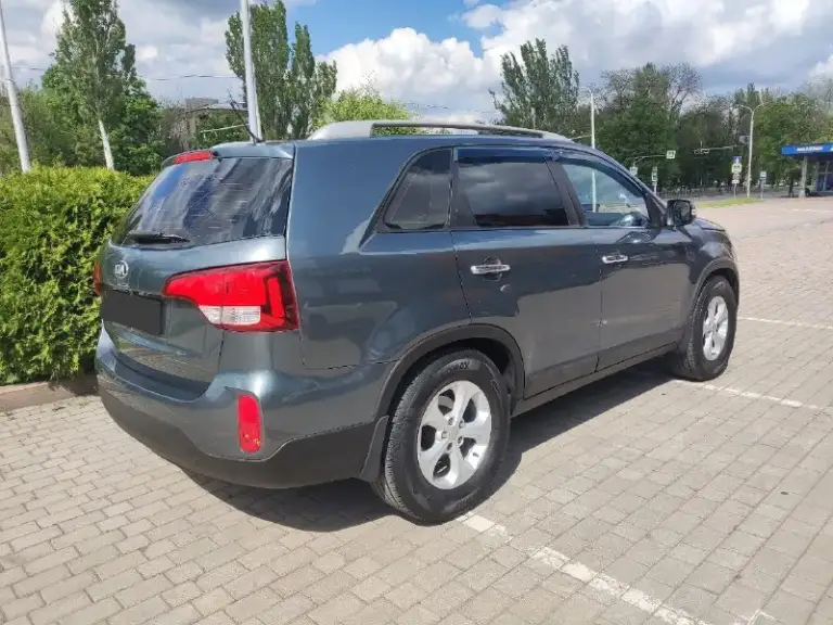 Kia sorento
Киа соренто рестайлинг
Цена - 1.470.000₽
Двигатель - 2.4 бензин
Акпп - автомат aisin
Пробег - 159.000км
Год выпуска - 2015
Тел. +79494937644
Автомобиль в изумительном состоянии полностью обслужен и не требует ни каких вложений. Техническая часть на 5+ двигатель работает как часики масло не расходует коробка передач работает идеально во всех режимах ходовая часть плотная без посторонних шумов чистый опрятный салон кузов без вмятин и царапин 2 пары ключей. Мульти руль без ключевой режим старт-стоп климат-контроль, адаптивный круиз-контроль, спуск с горы abd esp abs eco режим датчик света и дождя, парктроники, дороботано освещение в фарах и птф качественно! Свет ночью как днём подогревы сидений, мультируль, современная магнитола со всеми плюшками навигация card play bluetooth wi-fi эл. Стеклоподъемники с доводчиками, эл. Складываемые зеркала с подогревами и многое другое. Юредически кристально чист любое оформление в мрэо
📞 🇷🇺 Звоните: +79494937644 - фотография - 3