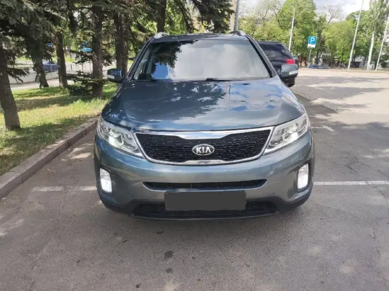 Kia sorento
Киа соренто рестайлинг
Цена - 1.470.000₽
Двигатель - 2.4 бензин
Акпп - автомат aisin
Пробег - 159.000км
Год выпуска - 2015
Тел. +79494937644
Автомобиль в изумительном состоянии полностью обслужен и не требует ни каких вложений. Техническая часть на 5+ двигатель работает как часики масло не расходует коробка передач работает идеально во всех режимах ходовая часть плотная без посторонних шумов чистый опрятный салон кузов без вмятин и царапин 2 пары ключей. Мульти руль без ключевой режим старт-стоп климат-контроль, адаптивный круиз-контроль, спуск с горы abd esp abs eco режим датчик света и дождя, парктроники, дороботано освещение в фарах и птф качественно! Свет ночью как днём подогревы сидений, мультируль, современная магнитола со всеми плюшками навигация card play bluetooth wi-fi эл. Стеклоподъемники с доводчиками, эл. Складываемые зеркала с подогревами и многое другое. Юредически кристально чист любое оформление в мрэо
📞 🇷🇺 Звоните: +79494937644 - фотография - 5
