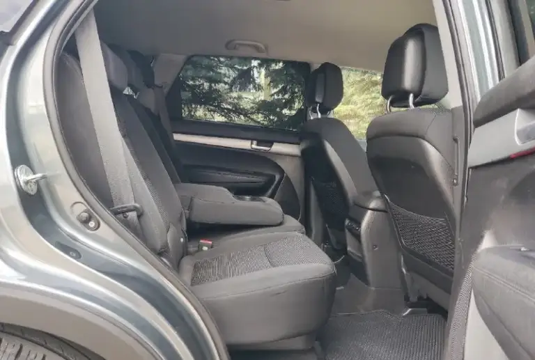 Kia sorento
Киа соренто рестайлинг
Цена - 1.470.000₽
Двигатель - 2.4 бензин
Акпп - автомат aisin
Пробег - 159.000км
Год выпуска - 2015
Тел. +79494937644
Автомобиль в изумительном состоянии полностью обслужен и не требует ни каких вложений. Техническая часть на 5+ двигатель работает как часики масло не расходует коробка передач работает идеально во всех режимах ходовая часть плотная без посторонних шумов чистый опрятный салон кузов без вмятин и царапин 2 пары ключей. Мульти руль без ключевой режим старт-стоп климат-контроль, адаптивный круиз-контроль, спуск с горы abd esp abs eco режим датчик света и дождя, парктроники, дороботано освещение в фарах и птф качественно! Свет ночью как днём подогревы сидений, мультируль, современная магнитола со всеми плюшками навигация card play bluetooth wi-fi эл. Стеклоподъемники с доводчиками, эл. Складываемые зеркала с подогревами и многое другое. Юредически кристально чист любое оформление в мрэо
📞 🇷🇺 Звоните: +79494937644 - фотография - 6