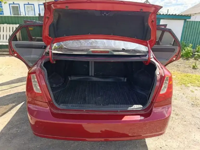 Chevrolet lacetti, 2008🚗
🐎Мкпп⚙
Двигатель обслужен не дымит, масло не ест⌛
Мкпп работает исправно, передачи не хрустят⏱
Сцепление новое, тормозные диски новые. Хорошее состояние кузова⛏
Птс оригинал✔
Ходовая мягкая⚾
1 Хозяин за все время эксрлуатации✅
Музыка, два ключа два брелка. Led освещение💎
Электро регулировка зеркал❗
2 Электро стеклоподъемника⚡
Дно в хорошем состоянии💥
Технически обслужена😐
Электрика без нареканий⚡
Цена 420 тыс торг‼
+79493609909 Обмен с вашей доп. Цена и состояние 🔥 - фотография - 7