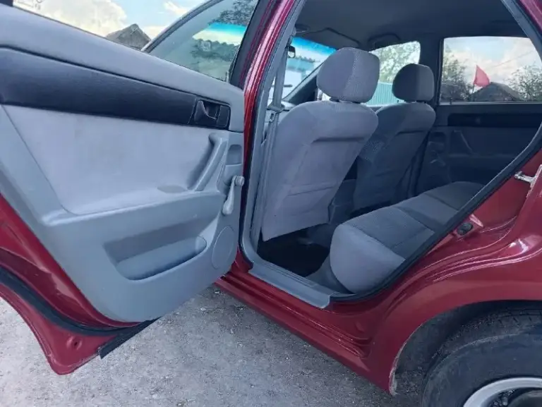 Chevrolet lacetti, 2008🚗
🐎Мкпп⚙
Двигатель обслужен не дымит, масло не ест⌛
Мкпп работает исправно, передачи не хрустят⏱
Сцепление новое, тормозные диски новые. Хорошее состояние кузова⛏
Птс оригинал✔
Ходовая мягкая⚾
1 Хозяин за все время эксрлуатации✅
Музыка, два ключа два брелка. Led освещение💎
Электро регулировка зеркал❗
2 Электро стеклоподъемника⚡
Дно в хорошем состоянии💥
Технически обслужена😐
Электрика без нареканий⚡
Цена 420 тыс торг‼
+79493609909 Обмен с вашей доп. Цена и состояние 🔥 - фотография - 8