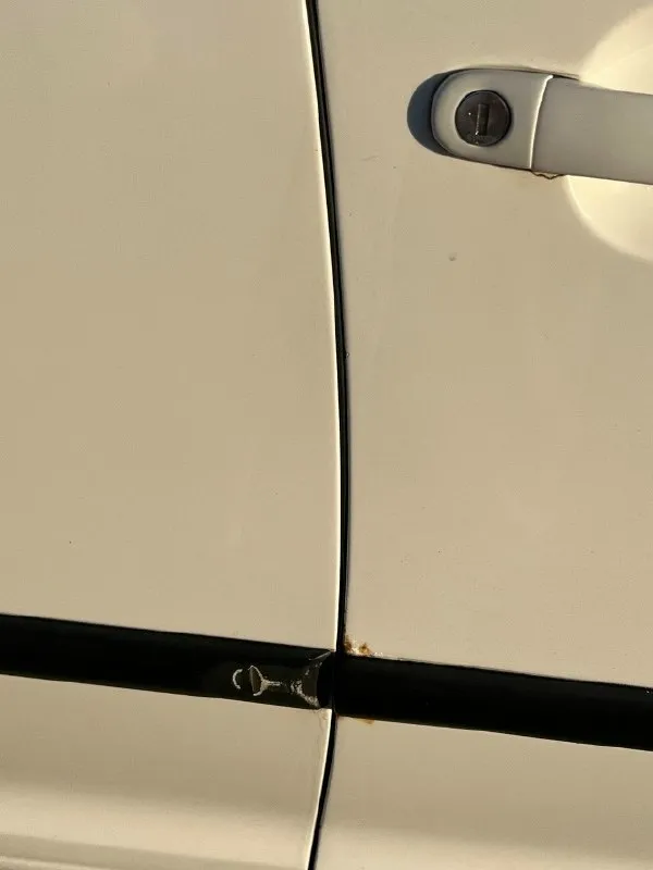Продам skoda octavia a5, 2006 г. В. — 250 000 ₽ продаётся skoda octavia a5 2006 года, мотор 1.9 tdi (bkc), пробег 310 000 км. Машина с особенностями, продаю честно — без сюрпризов для покупателя. Что важно знать: • документы отсутствуют — на учёт поставить не получится, рассматривайте как донор запчастей, для закрытой территории или под проект • двигатель требует ремонта — нужна замена форсунок • по кузову есть царапины и вмятины из плюсов: • установлен полный привод — большая редкость для этого кузова, отдельная ценность • экономичный 1.9 tdi (bkc) — легендарный мотор, запчасти доступны • комплектная машина, всё на месте • отлично подойдёт на запчасти или проект для восстановления цена: 250 000 ₽. Торг возможен при осмотре, обмен не интересует. 📍 город: иловайск, днр 📞 телефон: +7 949 333-85-07 звоните, отвечу на все вопросы.
📞 Звоните: +7(949)3338507 - фотография - 6