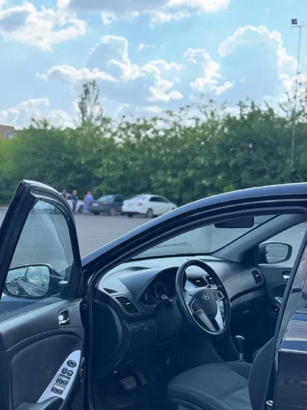 Продам hyundai solaris 2012 года !
Объем двигателя: 1.4( цепной надежный мотор)
Коробка передач- автомат❗️❗️❗️( переключает отлично, без рывков )
Пробег:198.000 ( оригинал, 100%, подтверждает автотека и состояние!)
Хорошая автотека ❗️
Установил дорогую сигнализацию starline с автозапуском
2 Ключа
В машине стоит хорошая музыка с усилителем !
Установлено хорошое головное устройство
Машина в отличном техническом состоянии
Ходовка как мячик !
Недавно поменял масло в коробке, свечи, колодки, радиатор, и заменил антифриз !
Кондер дует на все 100%
Машина на летней резине r16❗️
В подарок отдам зимнюю резину на штампах❗️
Не такси, не каршеринг❗️
Переоформление без проблем, могу с вами присутствовать в мрэо
Есть действующий техосмотр
Все дополнительные вопросы по телефону:
+79495219479
Цена:785.000 тыс - фотография - 5