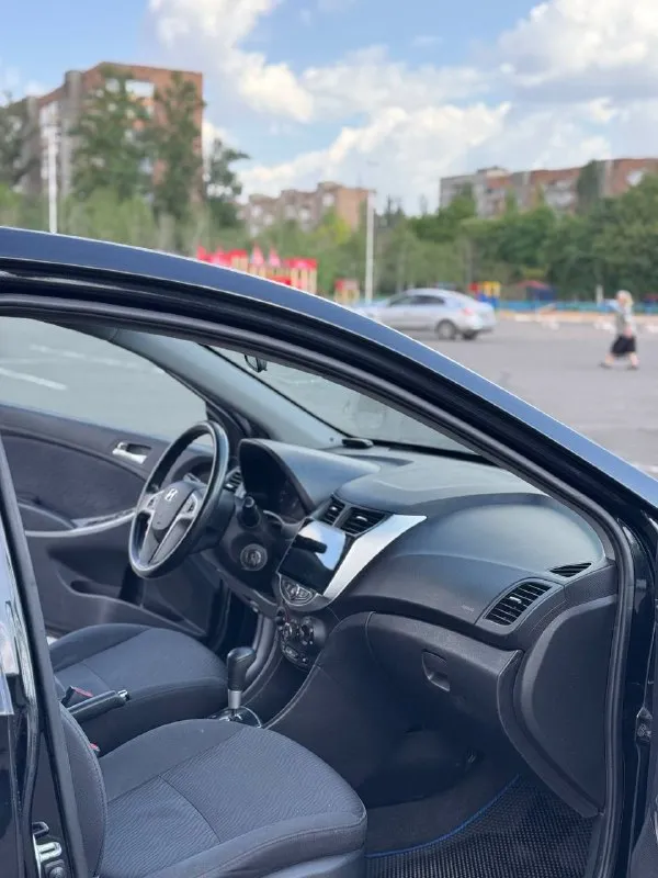 Продам hyundai solaris 2012 года !
Объем двигателя: 1.4( цепной надежный мотор)
Коробка передач- автомат❗️❗️❗️( переключает отлично, без рывков )
Пробег:198.000 ( оригинал, 100%, подтверждает автотека и состояние!)
Хорошая автотека ❗️
Установил дорогую сигнализацию starline с автозапуском
2 Ключа
В машине стоит хорошая музыка с усилителем !
Установлено хорошое головное устройство
Машина в отличном техническом состоянии
Ходовка как мячик !
Недавно поменял масло в коробке, свечи, колодки, радиатор, и заменил антифриз !
Кондер дует на все 100%
Машина на летней резине r16❗️
В подарок отдам зимнюю резину на штампах❗️
Не такси, не каршеринг❗️
Переоформление без проблем, могу с вами присутствовать в мрэо
Есть действующий техосмотр
Все дополнительные вопросы по телефону:
+79495219479
Цена:785.000 тыс - фотография - 7