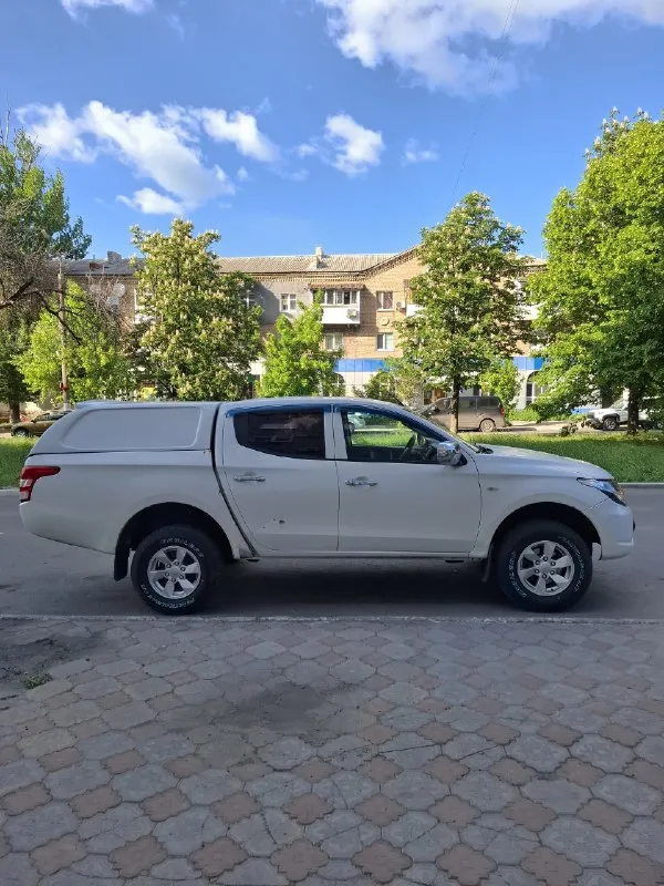 Здравствуйте
Продаю mitsubishi l200 2.4 мкпп,2017 год, комплектация invite
Пробег:250000 км. (двигатель после капитального ремонта, ещё на обкатке, новая турбина, новые фарсунки, чистка радиатора)
Заменены все жидкости, прочищен бак, заправлен кондиционер.
Новая летняя резина с дисками(отдам зиму на дисках)
Новый аккумулятор
Возможна продажа в кредит
Фары в свежей бронеплёнке
Установлен турботаймер, старлайн
Пройден техосмотр
Технически нареканий нет, всё работает отлично
Лкп требует внимания, машина с омска+работала в фирме, криминала нет, но местами сколы, потёртости, всё видно на фото, при необходимости запишу видео.
Г. Свердловск
Цена:1470000+торг
Телефон: +79952268511(вацап, телеграм)
📞 Звоните: +7(995)2268511 - фотография - 2