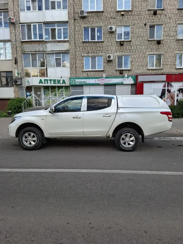 Здравствуйте
Продаю mitsubishi l200 2.4 мкпп,2017 год, комплектация invite
Пробег:250000 км. (двигатель после капитального ремонта, ещё на обкатке, новая турбина, новые фарсунки, чистка радиатора)
Заменены все жидкости, прочищен бак, заправлен кондиционер.
Новая летняя резина с дисками(отдам зиму на дисках)
Новый аккумулятор
Возможна продажа в кредит
Фары в свежей бронеплёнке
Установлен турботаймер, старлайн
Пройден техосмотр
Технически нареканий нет, всё работает отлично
Лкп требует внимания, машина с омска+работала в фирме, криминала нет, но местами сколы, потёртости, всё видно на фото, при необходимости запишу видео.
Г. Свердловск
Цена:1470000+торг
Телефон: +79952268511(вацап, телеграм)
📞 Звоните: +7(995)2268511 - фотография - 4