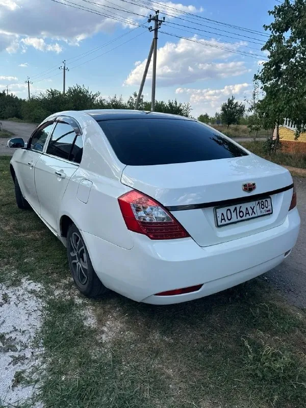 Продам надёжный семейный автомобиль geely emgrand 2012 г. Выпуск, пробег 169тыс. Км, газ/бензин, мкпп, объем 1.8, кондиционер. Цена 570 тыс. Руб. Торг у капота реальному покупателю. +79493296566 - фотография - 2