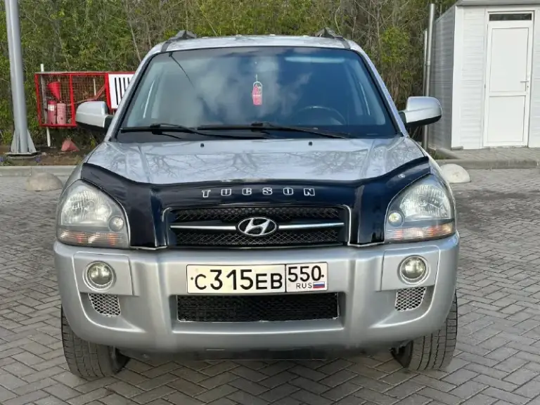 Продам hyundai tucson
2.0 Бензин
Привод полный
Год выпуска 2007
Коробка механика
Пробег 191000 тысячи
В идеальном состоянии
Без рыжиков
Без вмятин
Без царапин
По двигателю вся идеальная не троит не дымит масло не кушает
Коробка работает идеально не выбивает не хрустит всё скорости работают идеально
Подвеска вся обслужена ничего не стучит не гремит
Салон чистый ухоженный
По комплектации имеется
Климат контроль работает
Бортовой компьютер
Подогрев сидений
Подогрев зеркал
4 Стеклоподъемник
И многое другое цена 765 000
+79493943583 - фотография - 2