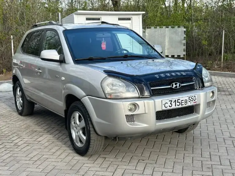 Продам hyundai tucson
2.0 Бензин
Привод полный
Год выпуска 2007
Коробка механика
Пробег 191000 тысячи
В идеальном состоянии
Без рыжиков
Без вмятин
Без царапин
По двигателю вся идеальная не троит не дымит масло не кушает
Коробка работает идеально не выбивает не хрустит всё скорости работают идеально
Подвеска вся обслужена ничего не стучит не гремит
Салон чистый ухоженный
По комплектации имеется
Климат контроль работает
Бортовой компьютер
Подогрев сидений
Подогрев зеркал
4 Стеклоподъемник
И многое другое цена 765 000
+79493943583 - фотография - 3