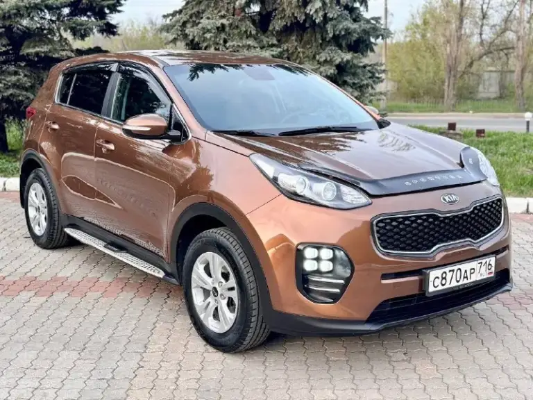Kia sportage 2016 2.0 бензин
| 120 000 Км
Пробег родной
Автотека зелень выезжай на осмотр ☝️

Стильный и надёжный кроссовер в отличном состоянии. Машина ухоженная, обслуживалась вовремя, вложений не требует.

Кузов в хорошем состоянии, без дтп.
Был косметический окрас одной детали — задняя правая дверь (вторичный окрас 160–170 микрон, без шпаклёвки — всё честно).
Остальное все в родном окрасе

Двигатель 2.0 бензин — простой и надёжный, работает идеально.
Коробка и ходовая без нареканий — едет мягко, ничего не стучит.

Салон чистый, аккуратный, без износа.

Комплектация:
✔ Климат-контроль
✔ Подогрев сидений
✔ Led дневные ходовые огни
✔ Электропакет
✔ Литые диски
Отличный вариант для тех, кто ищет живой sportage реально машина хорошая кто ищет для себя целая без дтп родной окрас маленький пробег!!!

+79895435743
+79495095858
Возможен обмен
Возможно в кредит
Цена 1 650 000
Разумный торг реальному покупателю - фотография - 8