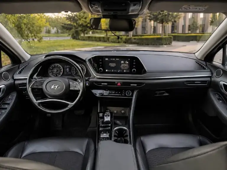 Продам hyundai sonata 2020 года.
Двигатель 2.0 бензин, едет бодро и при этом расход нормальный.
Машину покупали для себя жалели обслуживали покупалась у официального дилера, не пригнанная. Пробег родной — 110тыс. Км.
По состоянию всё честно: не битая, не крашеная, вся в родном окрасе. Никаких скрытых проблем нет. Салон чистый не прокуренный как новый !!!
Комплектация хорошая, есть всё для комфортной езды.
Машина для семьи кто ищет для себя лучше не найти — сел и поехал, ничего делать не нужно.
Если есть вопросы — пишите или звоните 👍
Цена 2 170 000 торг минимальный символический
Возможен обмен на паркетник или джип
На обмен как и у всех автомобиль буду оценивать дороже
+79495095858 Макс
+79895435743 Телеграм ватсап
Звоните в любое время связь плохая
📲 Tg: николай н а
📞 Звоните: +7(949)5095858 - фотография - 8
