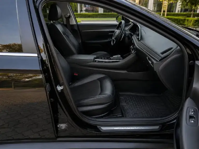 Продам hyundai sonata 2020 года.
Двигатель 2.0 бензин, едет бодро и при этом расход нормальный.
Машину покупали для себя жалели обслуживали покупалась у официального дилера, не пригнанная. Пробег родной — 110тыс. Км.
По состоянию всё честно: не битая, не крашеная, вся в родном окрасе. Никаких скрытых проблем нет. Салон чистый не прокуренный как новый !!!
Комплектация хорошая, есть всё для комфортной езды.
Машина для семьи кто ищет для себя лучше не найти — сел и поехал, ничего делать не нужно.
Если есть вопросы — пишите или звоните 👍
Цена 2 170 000 торг минимальный символический
Возможен обмен на паркетник или джип
На обмен как и у всех автомобиль буду оценивать дороже
+79495095858 Макс
+79895435743 Телеграм ватсап
Звоните в любое время связь плохая
📲 Tg: николай н а
📞 Звоните: +7(949)5095858 - фотография - 9
