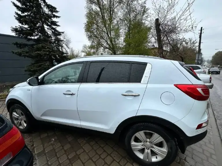 Здравствуйте: продам
Kia спортадж 2012год 4wd 2.0 бензин
Автомобиль полностью обслужен!
Кузов в заводском окрасе
Пробег190т родной,
Комплектация пред максимальная,
С документами порядок
Цена 1.195.000
Звоните +7949-551-68-75
📲 Tg: n_77
📞 Звоните: +7(949)5516875 - фотография - 3