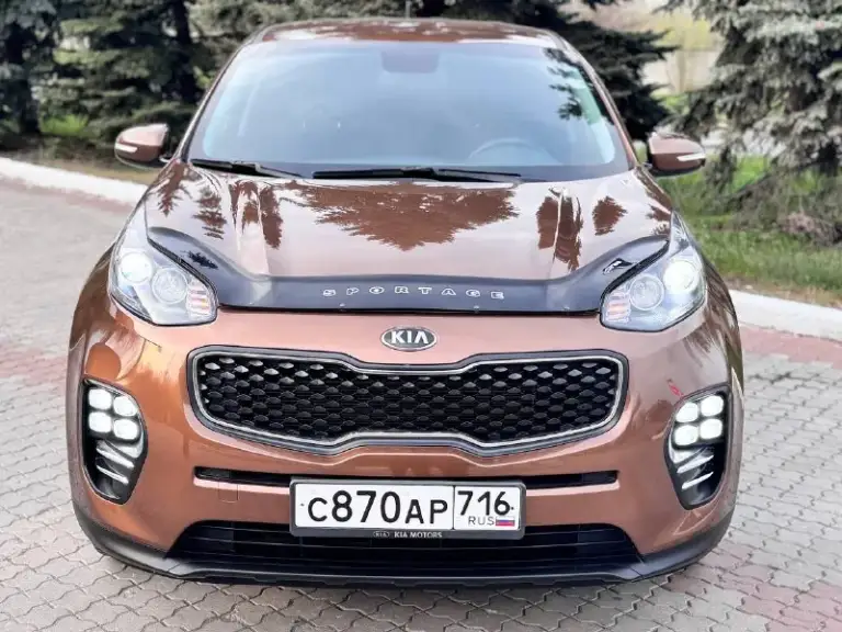 Kia sportage 2016 2.0 бензин | 120 000 км
Пробег родной
Автотека зелень выезжай на осмотр ☝️
Стильный и надёжный кроссовер в отличном состоянии. Машина ухоженная, обслуживалась вовремя, вложений не требует.
Кузов в хорошем состоянии, без дтп.
Был косметический окрас одной детали — задняя правая дверь (вторичный окрас 160–170 микрон, без шпаклёвки — всё честно).
Остальное все в родном окрасе
Двигатель 2.0 бензин — простой и надёжный, работает идеально.
Коробка и ходовая без нареканий — едет мягко, ничего не стучит.
Салон чистый, аккуратный, без износа.
Комплектация:
✔ Климат-контроль
✔ Подогрев сидений
✔ Led дневные ходовые огни
✔ Электропакет
✔ Литые диски
Дополнительно: установлены пороги и дефлектор капота.
Автомобиль выглядит так же хорошо, как и на фото — не стыдно показать.
Юридически чистый, без ограничений.
Отличный вариант для тех, кто ищет живой sportage без скрытых проблем.
+79895435743
+79495095858
Возм
📲 Tg: николай н а
📞 Звоните: +7(949)5095858 - фотография - 2