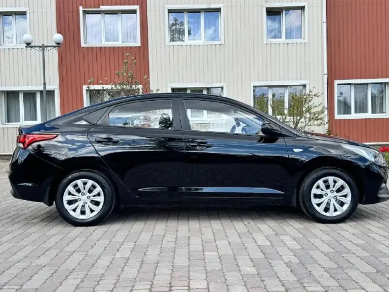 Hyundai solaris 1.6 механика (123 л. С. ), 2019г цена 1 150 000 руб.
Состояние — идеал! Без рыжиков, без сварных порогов, оригинальная краска (проверяется толщиномером).
Пробег 117 000 км. Я одни хозяин.
Комплектация: кондиционер, подогрев сидений и зеркал, камера заднего вида, круиз-контроль, led-фары.
Обслуживание: запчасти только оригинал/ автомобиль только лишний недавно прошел т/во
Двигатель 1.6 – в отличном состоянии.
(Состояние новой).
В машине салон как новый.
Автомобиль всегда находится в гараже зимой летом.
Осмотра). В донецке.
Звоните / пишите в любое время.
Телефон +7 949 537 04 17 - фотография - 5
