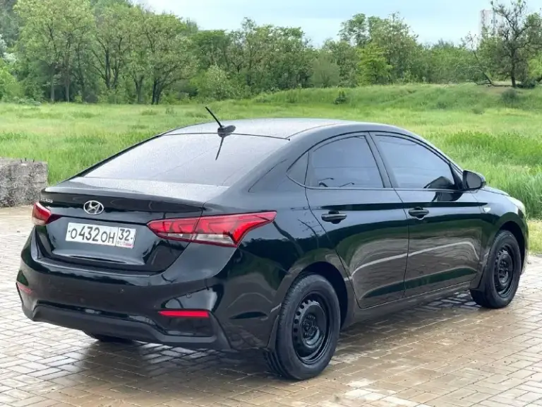 🔥 Hyundai solaris restyling🔥
В шикарном состоянии!
✅Куплен новым в салоне в 2017г
✅Кузов седан
✅Бензиновый (атмосферный)
✅Коробка механика 6 ступка
✅Передний привод
✅Пробег 138.000 тыс. Км
✅Без дтп
🔥Комплектация🔥
✅Сигнализация
✅Лэд в фарах
✅Сигнализация
✅Разъемы под aux usb
✅Разъем 12v
✅Магнитола
✅Тех осмотр пройден, готов к регистрации в мрэо
☑️Есть видео обзор, пишите сброшу

🔥В подарок новому владельцу
Полный бак топлива🔥
✅Донецк. Стоимость1.125.000₽
Тел. +7949-50-800-60
📞 Звоните: +7(949)5080060 - фотография - 3
