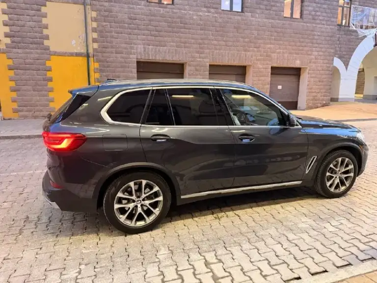 В продаже bmw x5 g05 d40i
Год выпуска 2019
Пробег 110 000км.
Бензин.
Состояние безупречное.
Цена 6500000
+79496150394
📲 Tg:.
📞 Звоните: +7(949)6150394 - фотография - 7