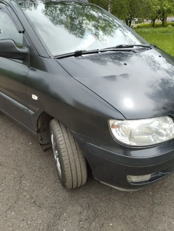 Продам семейный автомобиль на полном ходу минивэн hyundai matrix 2002 г. В. 1.8 л. 122 л. С. 5 ст. Механика, пробег 298 тыс родной. Машина не гнилая. Пригнали с латвии (подборщик), состояние для своих лет хорошее, владею 4 г. Много чего сделано, два ключа, родные книжки. Месяц назад автомобиль прошёл большое т. О. Замена масла, колодки передние стойки (задние менял два года назад) опорные подшипники сайлентблоки передние рычагов.
Два комплекта резины лето 15 литые диски.
Зима на штампах + отдам колпаки. Чёрный кожаный салон. Подогрев передних сидений. Регулировка сидений, рулевой колонки. Подогрев заднего стекла, подогрев и электрорегул зеркал.
Видеорегистратор + камера заднего вида в зеркале.
Центральный замок, сигнализация, фаркоп. Задние сиденья складываются.
Цена 420 т. Руб. Торг у капота. Макеевка.
+7949 378 63 00 Дмитрий.
📲 Tg: оксана м.
📞 Звоните: +7(949)3786300 - фотография - 7